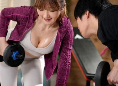 Cặp đôi nữ PT gợi cảm và chàng trai số hưởng ngủ với nhau